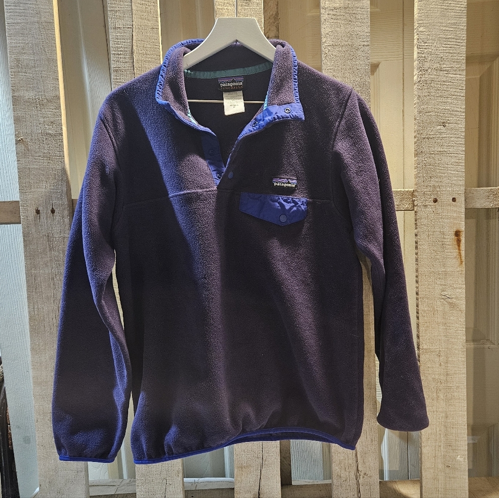 Patagonia Women's Purple Fleece Pullover Size Medium